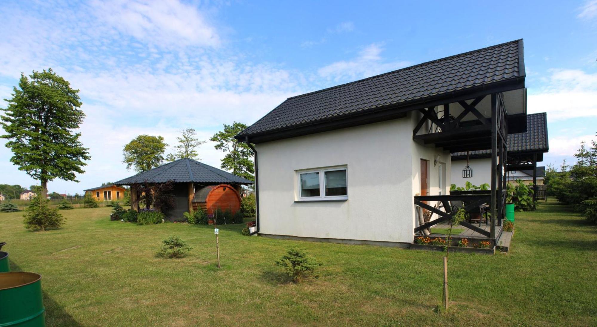 Holiday home Biale Bedzinko Tylko 1800m Od Morza Sauna Goraca Balia Bedzino